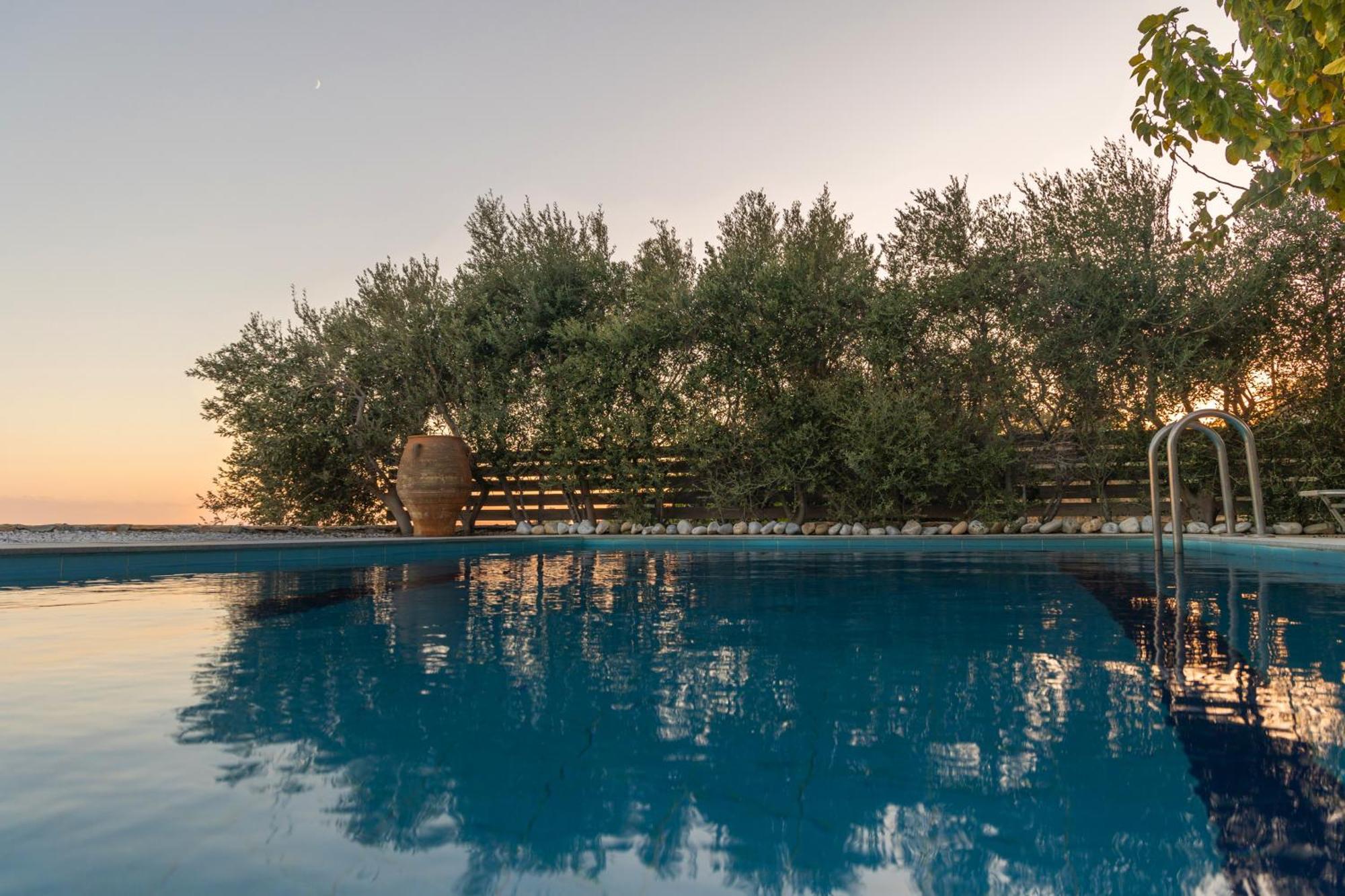 Evgoro Luxury Suites Agia Galini Exteriör bild