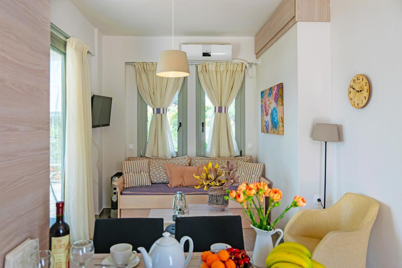 Evgoro Luxury Suites Agia Galini Exteriör bild